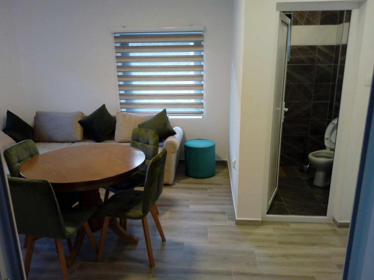 Std Cvetkovic Bed & Breakfast Crni Vrh Bagian luar foto